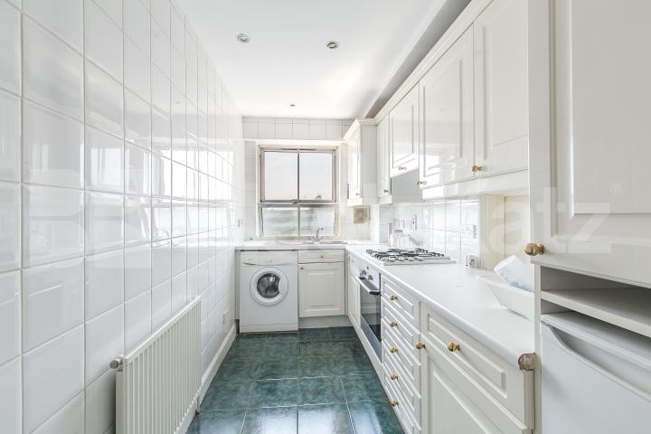 			IDEAL FOR 2 SHARERS!, 2 Bedroom, 1 bath, 1 reception Apartment			 York Way, CAMDEN/ISLINGTON